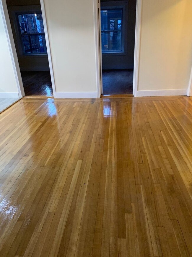 Photo - No Fee!  Gorgeous Comm Ave Apt by T!  Ht/HW Inc, Modern Appliances.  Cat & Small Dog OK