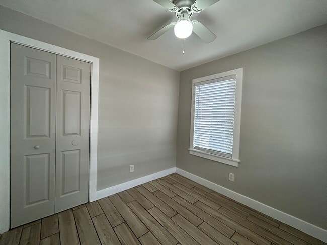 Photo - 703 E Hanlon St