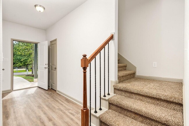 Photo - 918 Shady Ln