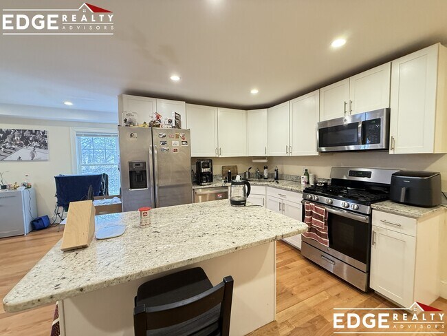 Photo - 11 Higgins St