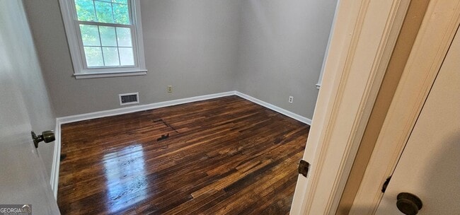 Photo - 488 Pomona Cir SW