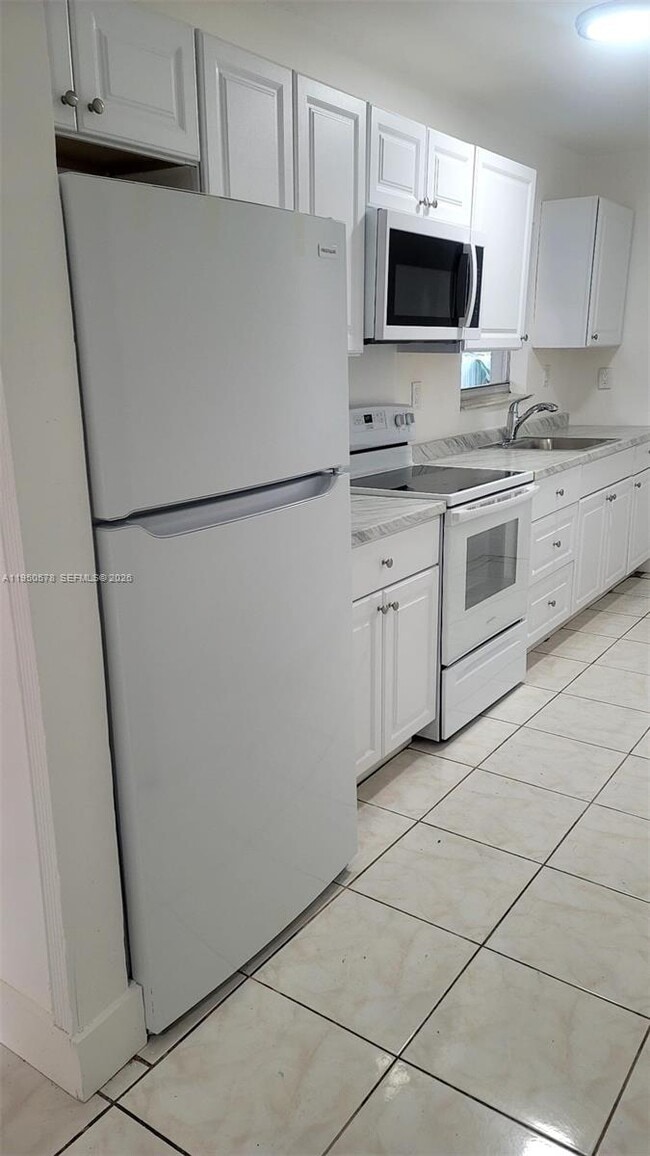 Photo - 3680 NW 20th Ct Unit 2