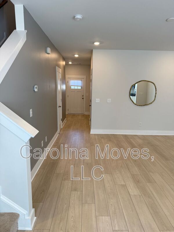 Photo - 1067 Millison Pl