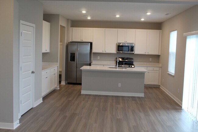 Photo - Spacious 5 BR Home in Brownsburg!