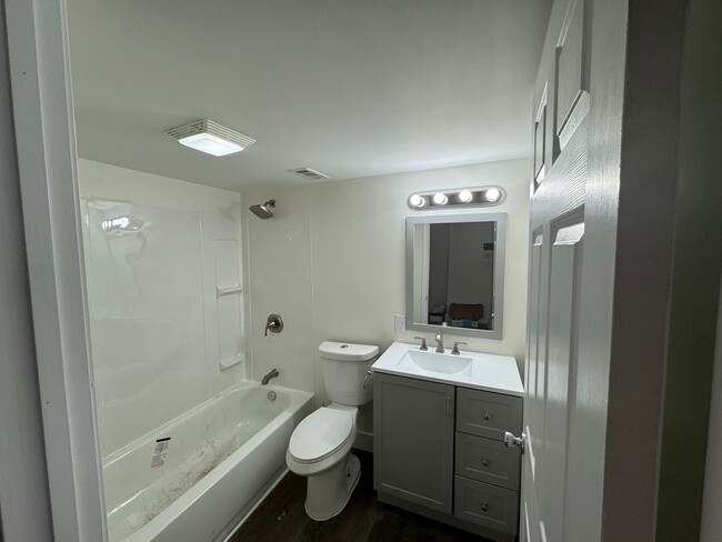 Photo - 7216-7218 Pennsylvania Ave. Unidad 7216-B (2F)