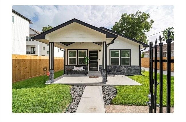 Building Photo - 4601 Vernon St Rental
