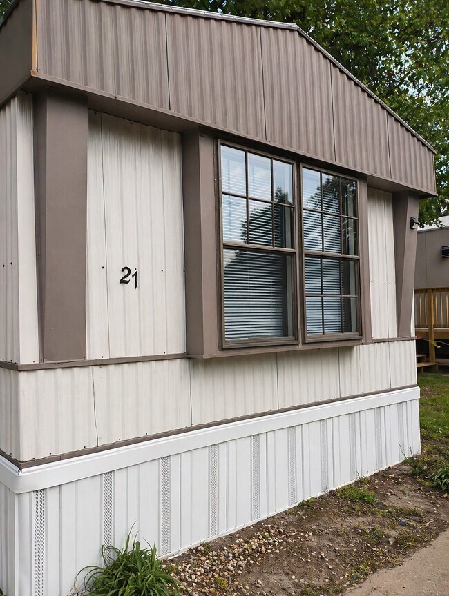 Photo - 27 Deerwood Park