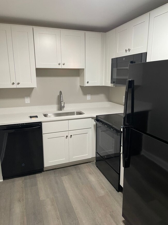 Photo - 408 24th St NW