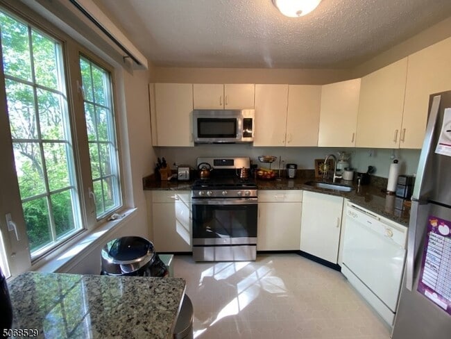 Photo - 15 Starling Way