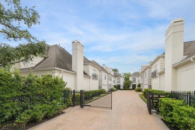 Photo - 2214 Potomac Dr