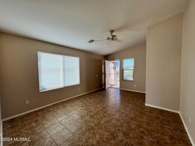 Photo - 8820 N Mesquite Bluffs Pl