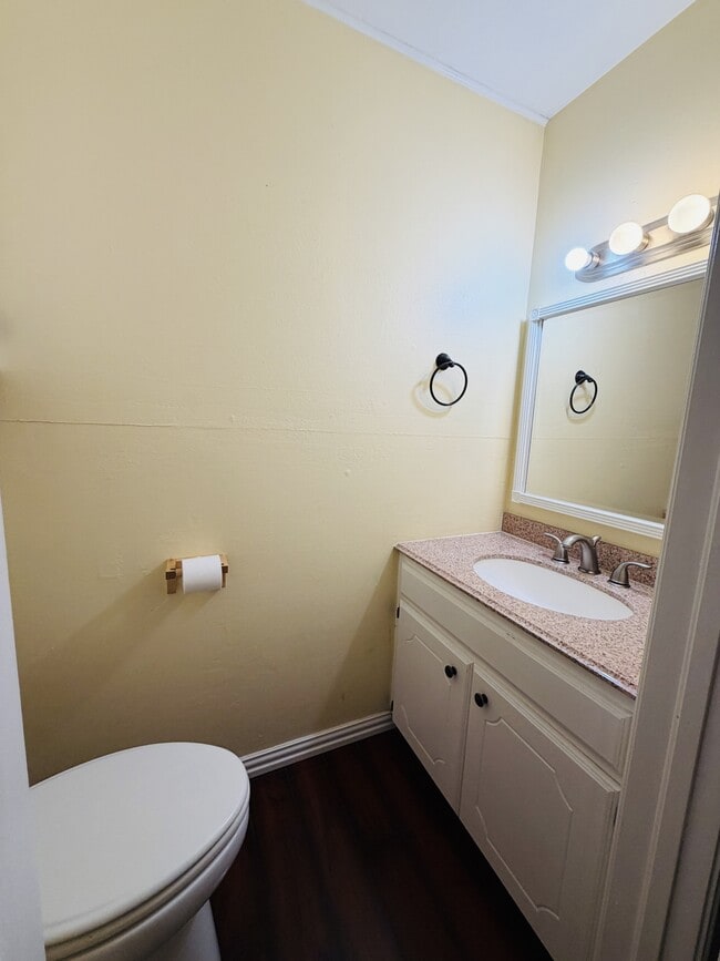 Photo - 120 Elwood Dr