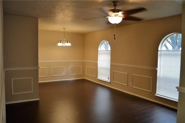 Photo - 2937 Emberwood Dr