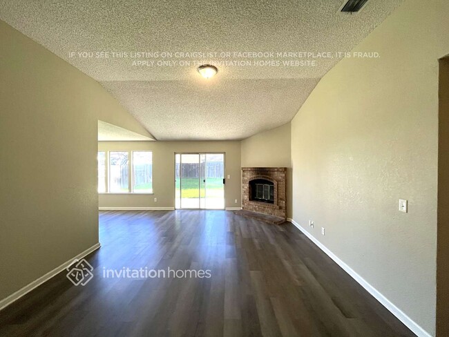 Photo - 2906 Erin Dr