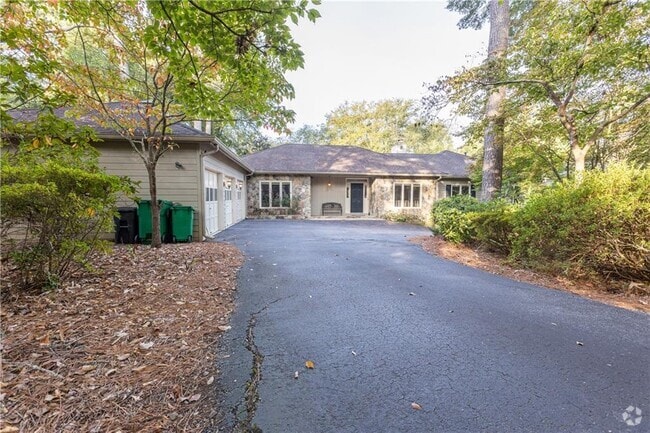 Building Photo - 3536 Mill Creek Rd NE Rental