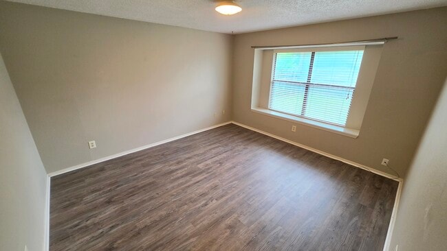 Photo - 6301 Fairlane Dr