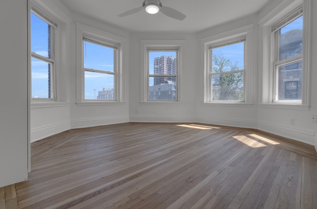 Photo - 172 Naples Rd Unit 106