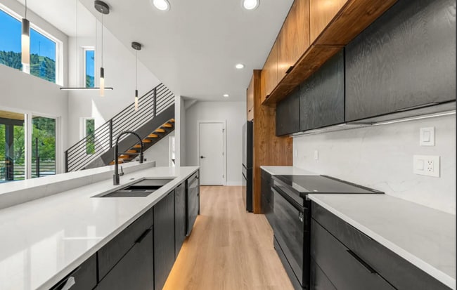 Photo - 235 Rosemary Ln