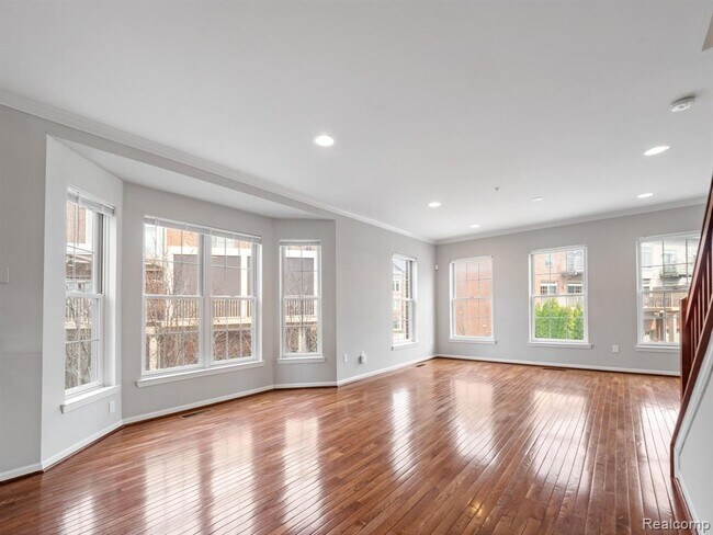 Photo - 502 Graten St
