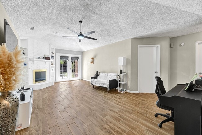 Photo - 19327 Cypress Harbor Dr