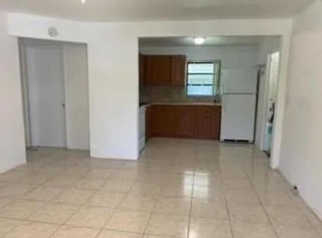 Photo - 5600 Hope St