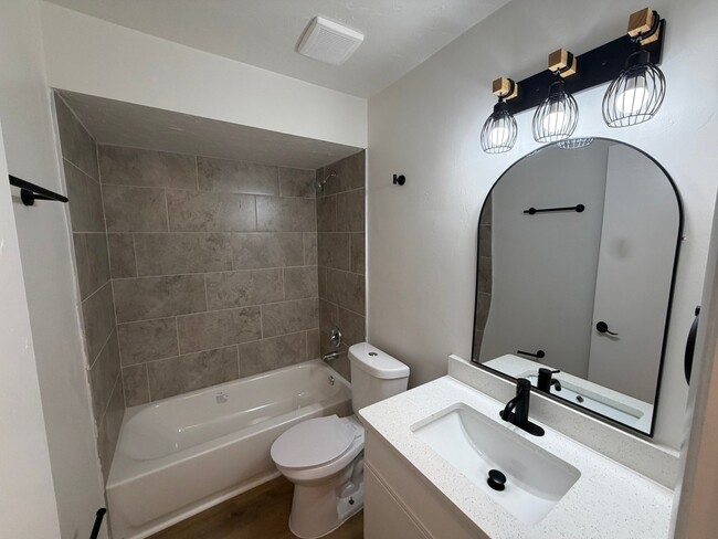 Photo - 5424 SW 4th Pl