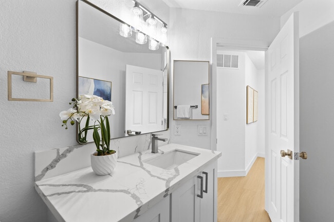 Photo - 8647 Cord Way