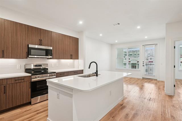 Building Photo - 2016 S Ervay St Unit S1