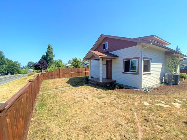 Photo - 3709 N Orchard St