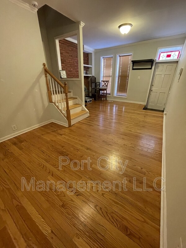 14 S Ann St