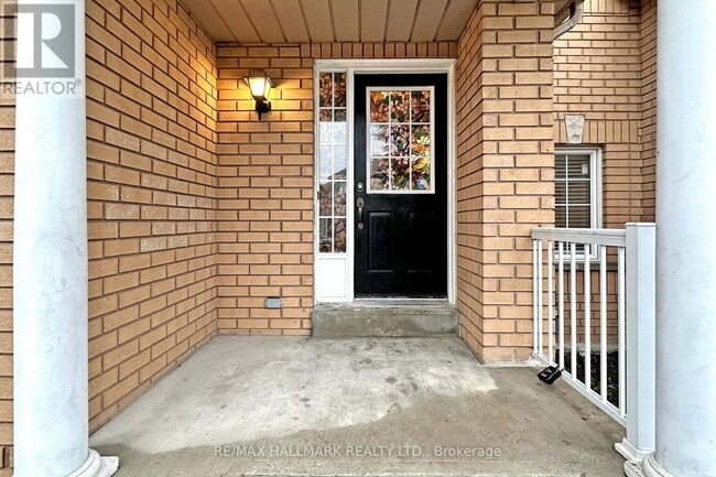 Photo - 55 Walkview Crescent