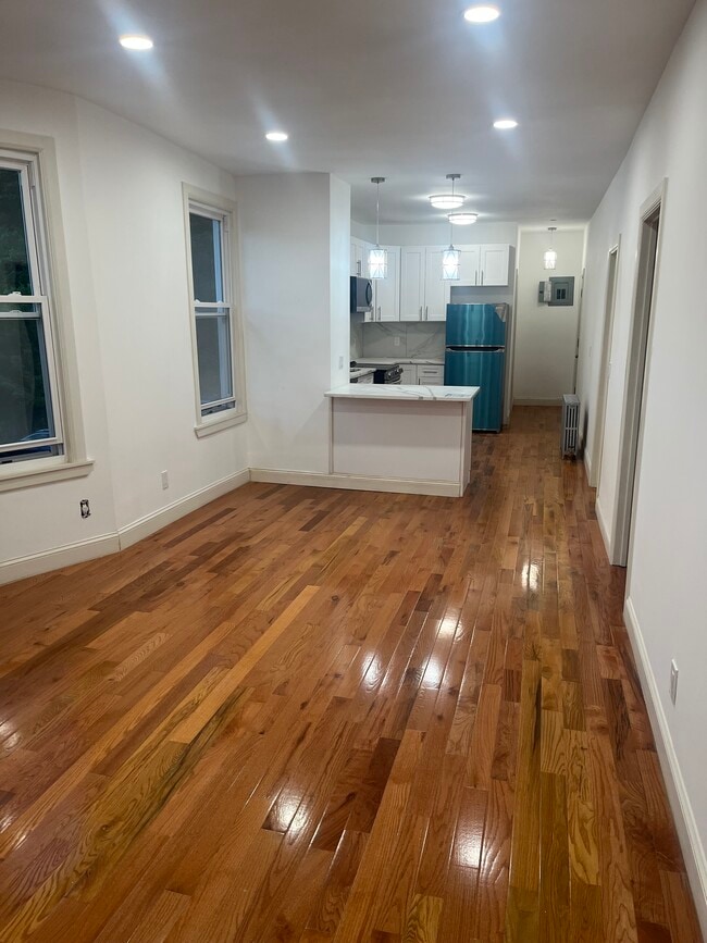 Photo - 535 Van Cortlandt Park Ave Unit 2nd Floor-3 Bedroom