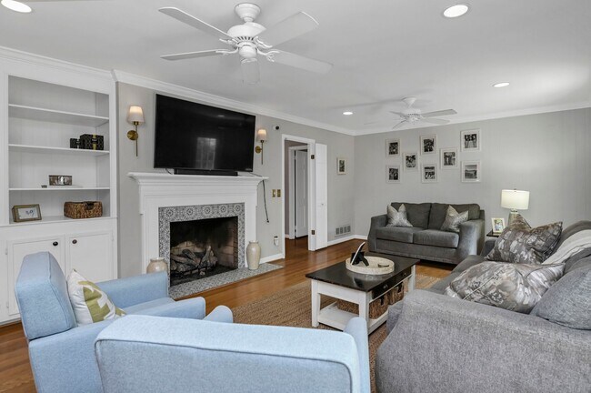 Photo - 1 Leconte Ct