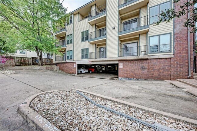 Photo - IMMEDIATE MOVE IN - 2 bed 2 bath Unit 105