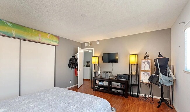 Photo - "Charming 1-Bedroom San Fernando Apartment with Modern Granite Touches!"