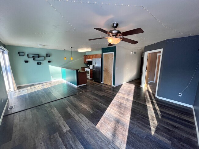 Photo - 3905 Thompson Ave