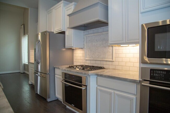 Photo - 4902 Thunder Creek Ln