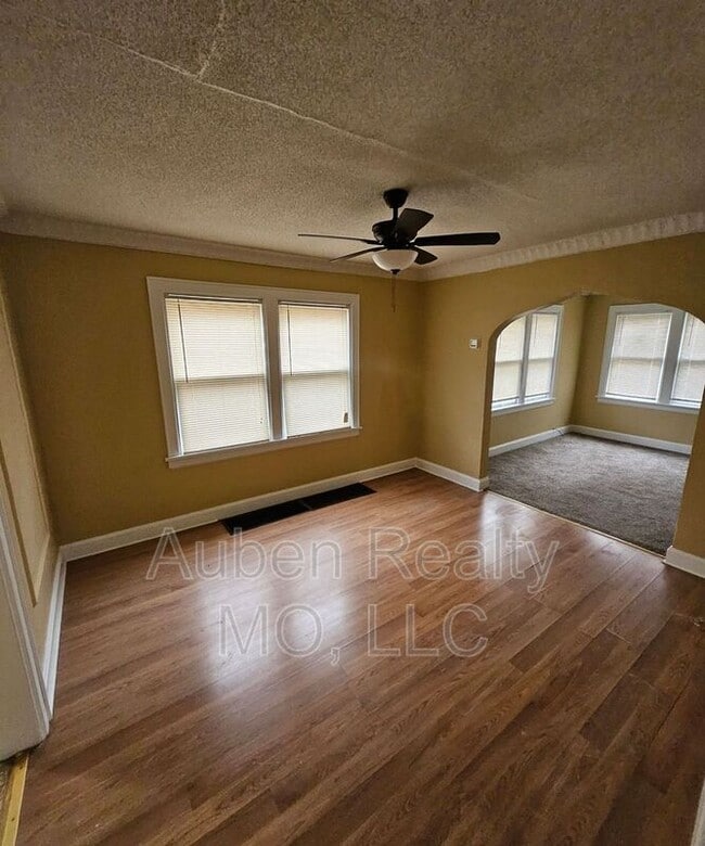 Photo - 7314 Euclid Ave E