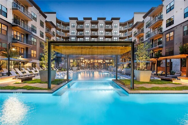 Building Photo - 5180 Peachtree Blvd Unit C1