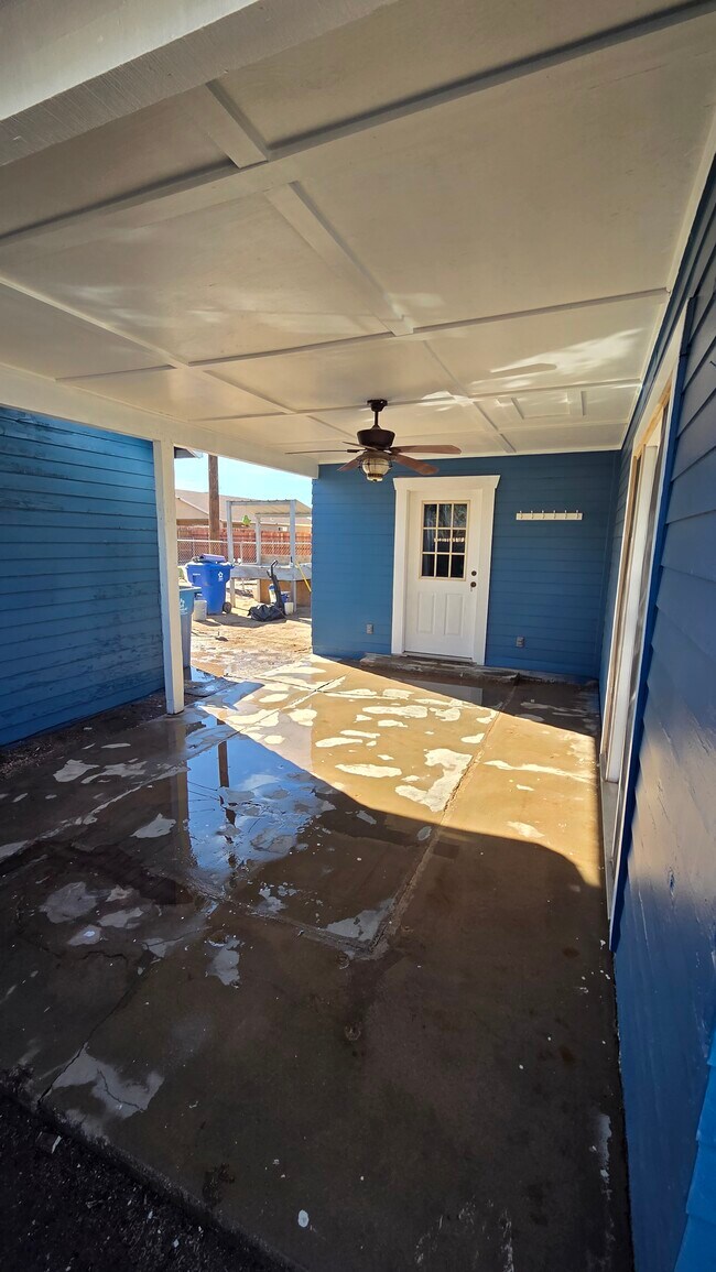 Photo - 310 W 10th St