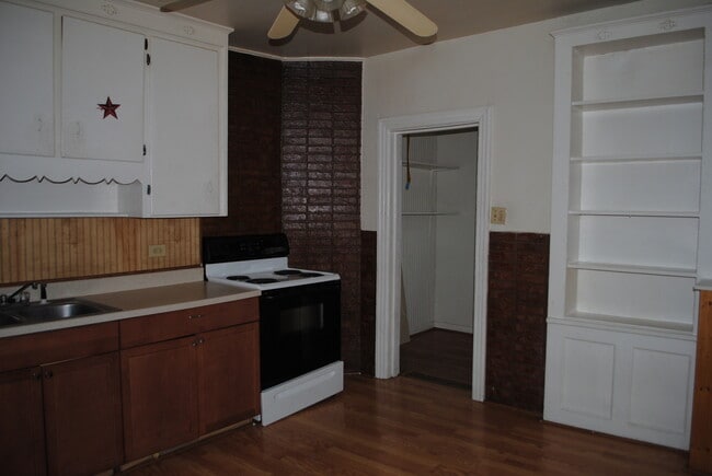 Photo - 3 bedroom, 2 bath, 2 story half double house