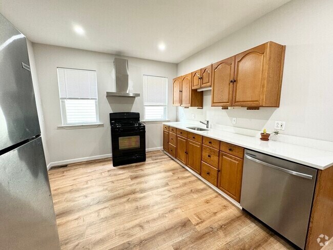 Building Photo - 10 Pond St Unit 1 Rental