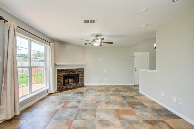 Photo - 2306 Pine Cone Dr