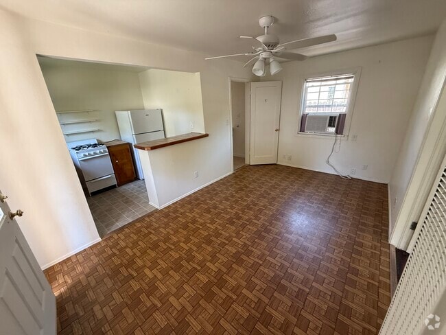 Building Photo - 1372 Vallombrosa Ave Unit A Rental
