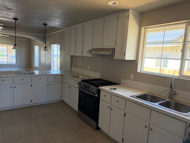 Photo - 418 N Elmwood Ave