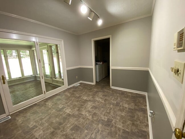 Photo - 3/2 convenient to Uptown Shelby, NC as well as the new 74 Bypass