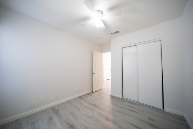 Photo - 120 E Shady Grove Dr