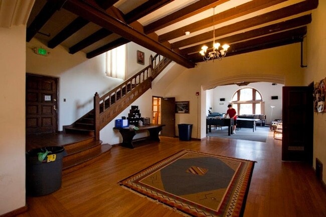 Building Photo - 2627V - Alpha Chi Sigma Unit 4