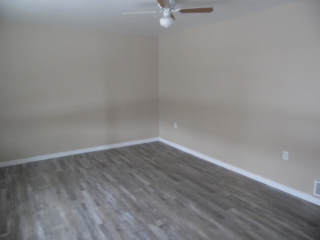 Photo - 350 S 900 W St