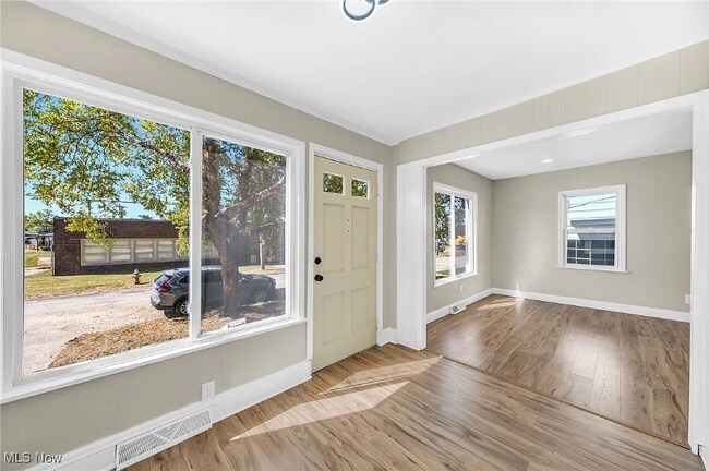 Photo - 3211 W 121st St Unit 1